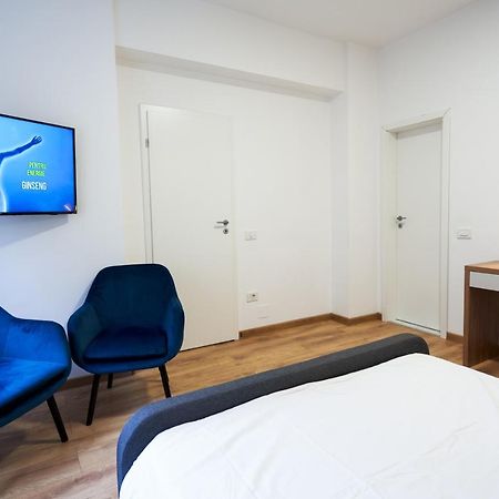 Minimalist Design Apartament In Magheru Bucarest Exterior foto