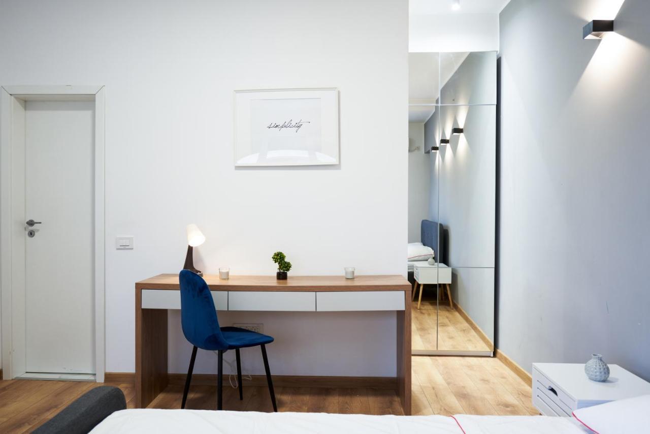 Minimalist Design Apartament In Magheru Bucarest Exterior foto